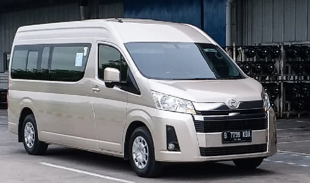 Panduan Sewa Hiace Premium Kenyamanan Interior Toyota Hiace