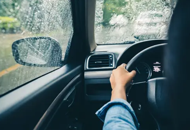 Rental Mobil Terdekat